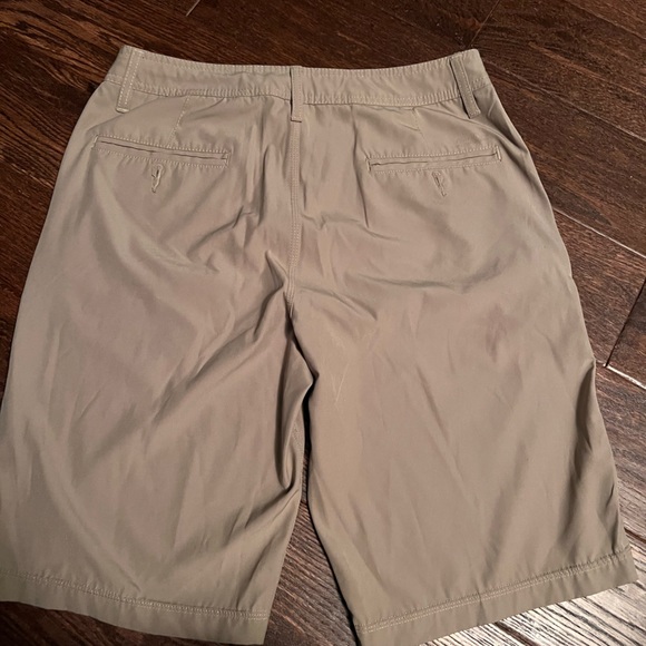 Men’s O’Neil khaki colored shorts - Picture 5 of 5